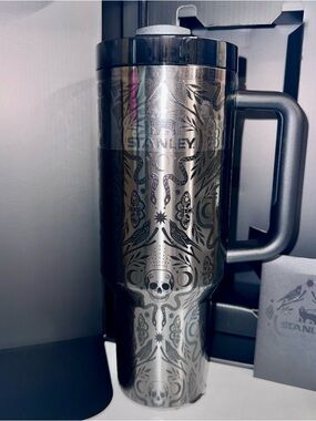 Stanley 40oz Tumbler - Deadly Damask - 2025 Halloween Release - NWT 💀 🐦‍⬛